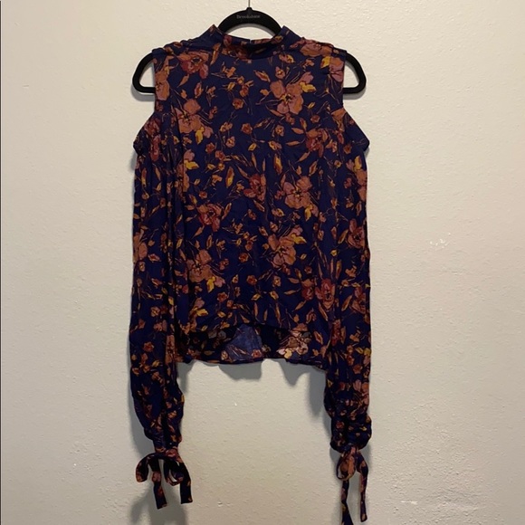 Nordstrom Tie Sleeve Cold Shoulder Top - Picture 4 of 7